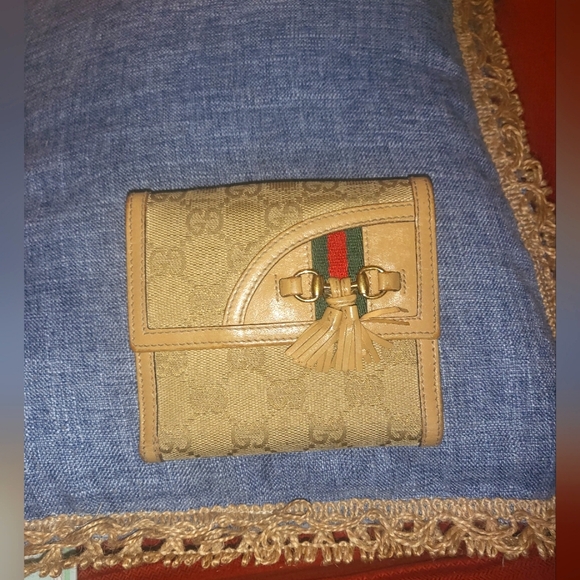Vintage Gucci bifold w/ tassels 233053•2184 - Picture 3 of 8